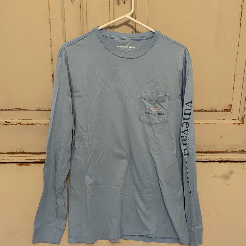 Vineyard vine long sleeved tee shirt
